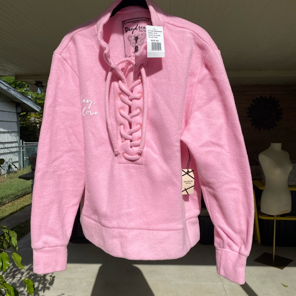 Daydream Nation NWT SIZE XS Pink Pullover